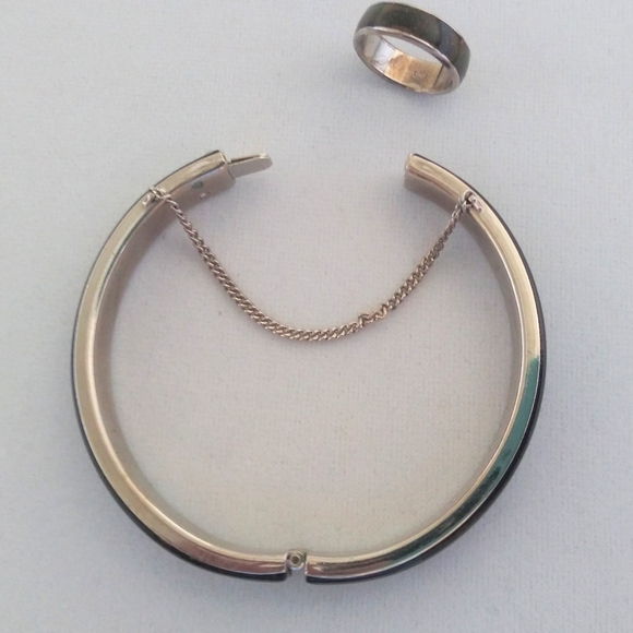 Vintage Onxy bracelet & Enamel Ring - Picture 6 of 8